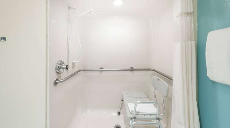 <b>Super 8 Show Low Room</b>. Images powered by <a href="https://iceportal.shijigroup.com/" title="IcePortal" target="_blank">IcePortal</a>.