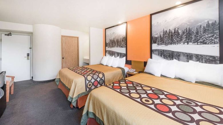 <b>Super 8 Show Low Room</b>. Images powered by <a href="https://iceportal.shijigroup.com/" title="IcePortal" target="_blank">IcePortal</a>.
