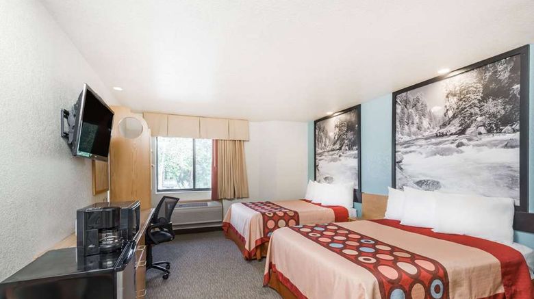 <b>Super 8 Show Low Room</b>. Images powered by <a href="https://iceportal.shijigroup.com/" title="IcePortal" target="_blank">IcePortal</a>.