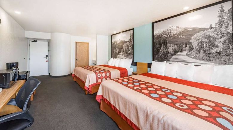 <b>Super 8 Show Low Room</b>. Images powered by <a href="https://iceportal.shijigroup.com/" title="IcePortal" target="_blank">IcePortal</a>.