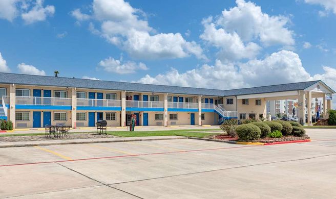 Days Inn Baytown TX Exterior