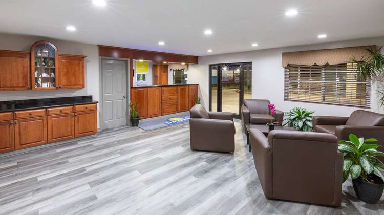 Days Inn Baytown TX Lobby