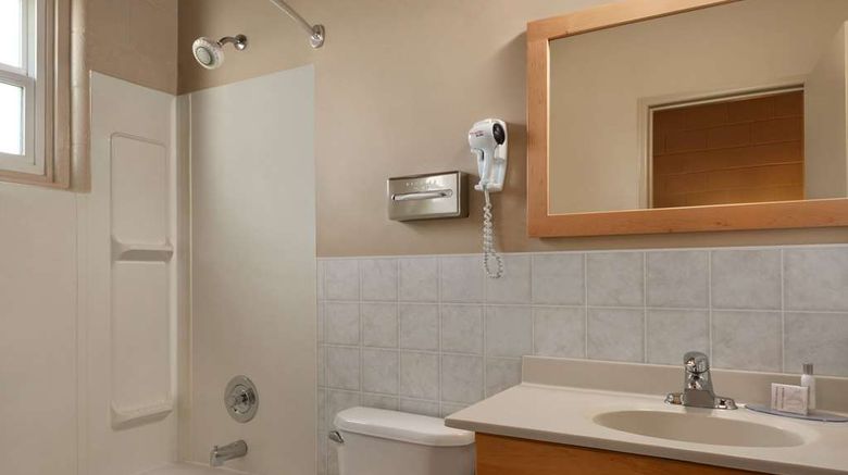 <b>Thriftlodge Moose Jaw Room</b>. Images powered by <a href="https://iceportal.shijigroup.com/" title="IcePortal" target="_blank">IcePortal</a>.