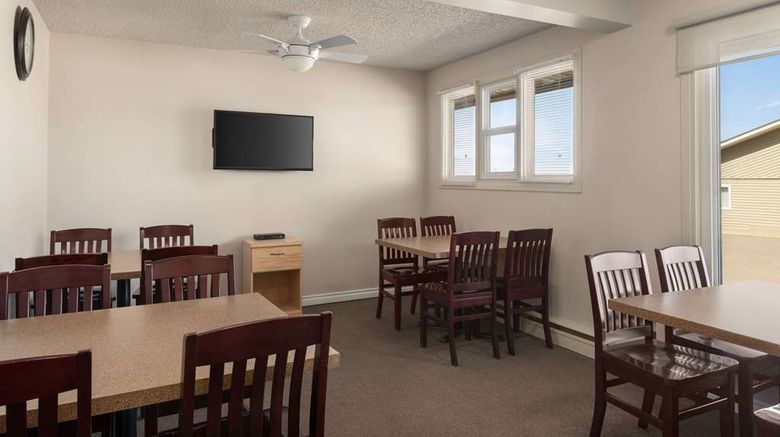 <b>Thriftlodge Moose Jaw Restaurant</b>. Images powered by <a href="https://iceportal.shijigroup.com/" title="IcePortal" target="_blank">IcePortal</a>.