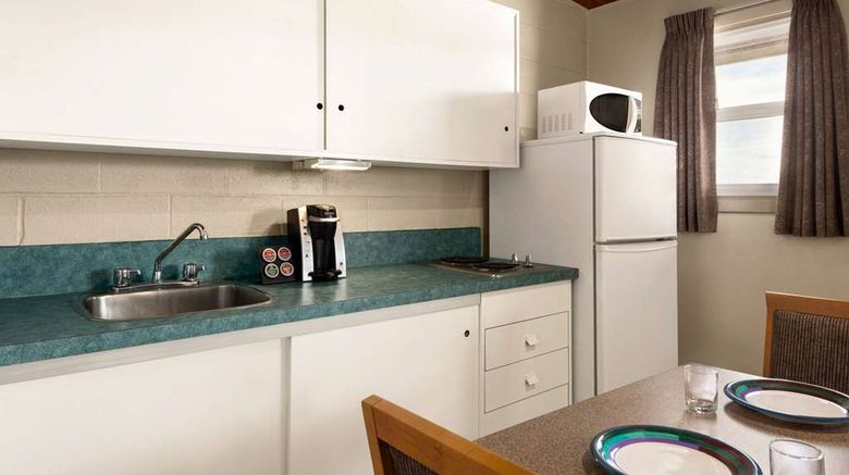 <b>Thriftlodge Moose Jaw Room</b>. Images powered by <a href="https://iceportal.shijigroup.com/" title="IcePortal" target="_blank">IcePortal</a>.