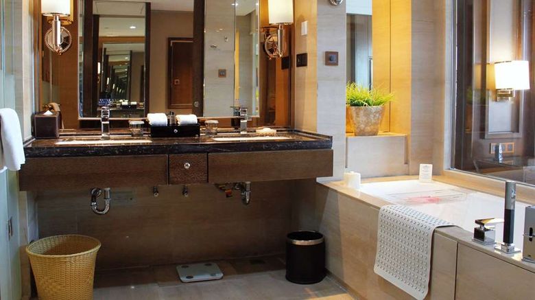 <b>Howard Johnson Kangda Plaza Qingdao Suite</b>. Images powered by <a href="https://iceportal.shijigroup.com/" title="IcePortal" target="_blank">IcePortal</a>.