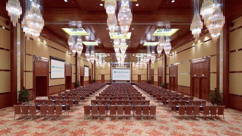 <b>Wyndham Grand Plaza Royale Hainan Longmu Meeting</b>. Images powered by <a href="https://iceportal.shijigroup.com/" title="IcePortal" target="_blank">IcePortal</a>.