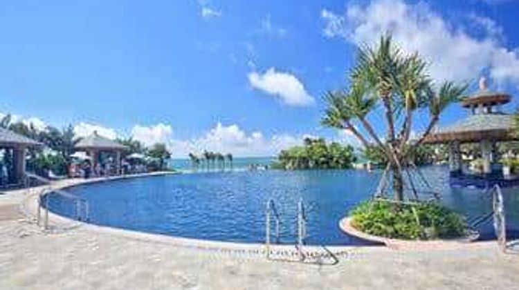 Days Hotel & Suites Yangijang Pool