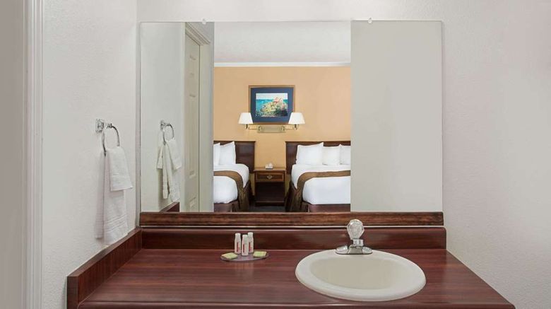 <b>Super 8 Oroville Room</b>. Images powered by <a href="https://iceportal.shijigroup.com/" title="IcePortal" target="_blank">IcePortal</a>.