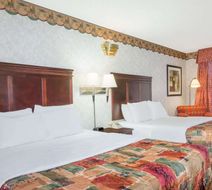Days Inn Oneonta AL Room