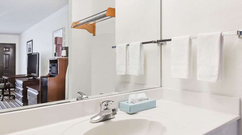 <b>Days Inn Oneonta AL Room</b>. Images powered by <a href="https://iceportal.shijigroup.com/" title="IcePortal" target="_blank">IcePortal</a>.