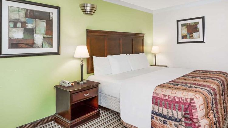 Days Inn Oneonta AL Room