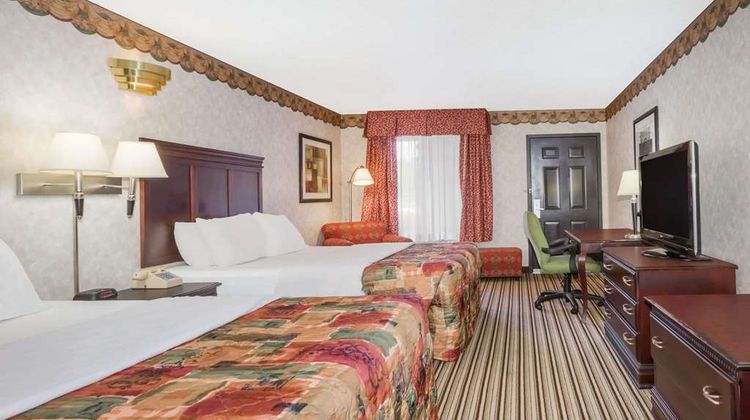 Days Inn Oneonta AL Room