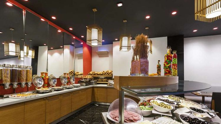 Ramada Encore By Wyndham Izmir Restaurant