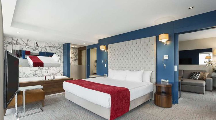 Ramada Encore By Wyndham Izmir Suite