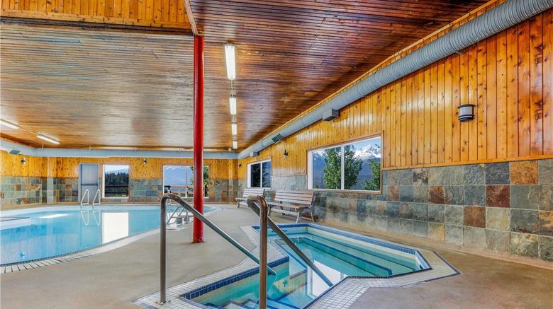 <b>Days Inn Golden Pool</b>. Images powered by <a href="https://iceportal.shijigroup.com/" title="IcePortal" target="_blank">IcePortal</a>.