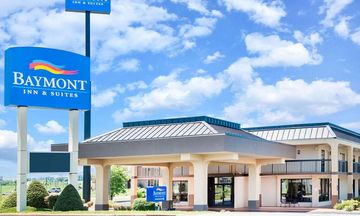 Baymont Inn/Suites Clarksville Northeast