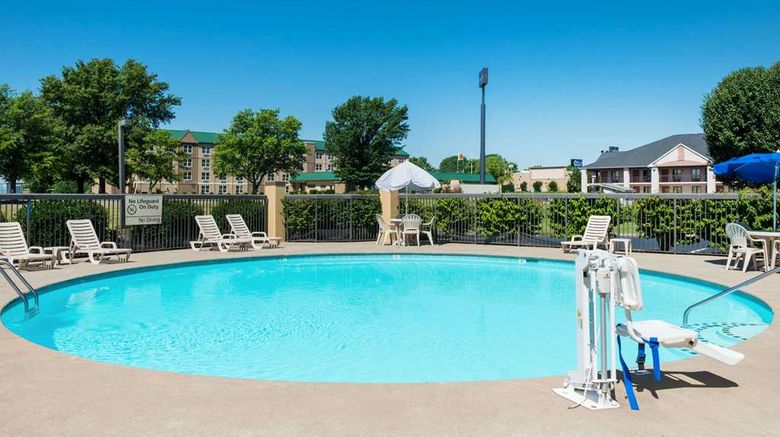 <b>Baymont Inn/Suites Clarksville Northeast Pool</b>. Images powered by <a href="https://iceportal.shijigroup.com/" title="IcePortal" target="_blank">IcePortal</a>.