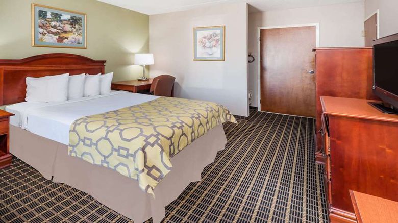 <b>Baymont Inn/Suites Clarksville Northeast Room</b>. Images powered by <a href="https://iceportal.shijigroup.com/" title="IcePortal" target="_blank">IcePortal</a>.