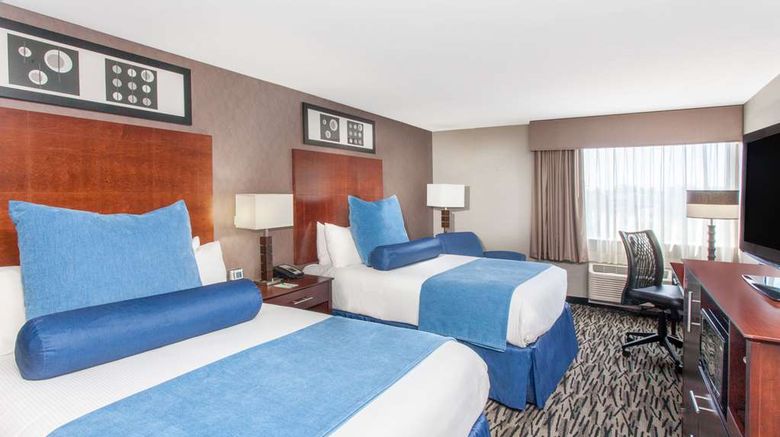 <b>Wyndham Garden Elk Grove Village/O'Hare Room</b>. Images powered by <a href="https://iceportal.shijigroup.com/" title="IcePortal" target="_blank">IcePortal</a>.