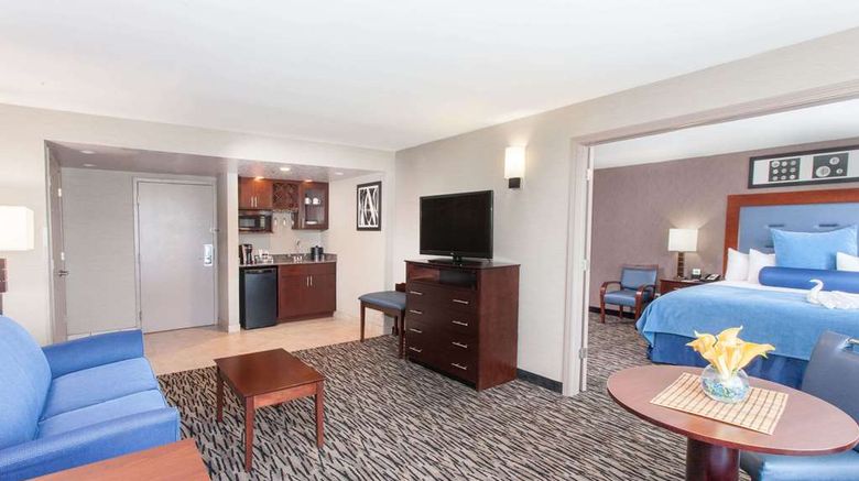 <b>Wyndham Garden Elk Grove Village/O'Hare Suite</b>. Images powered by <a href="https://iceportal.shijigroup.com/" title="IcePortal" target="_blank">IcePortal</a>.