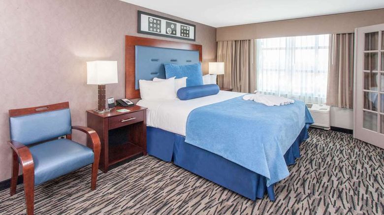 <b>Wyndham Garden Elk Grove Village/O'Hare Suite</b>. Images powered by <a href="https://iceportal.shijigroup.com/" title="IcePortal" target="_blank">IcePortal</a>.