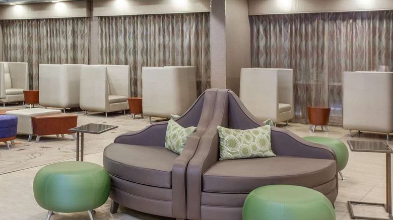 <b>Wyndham Garden Elk Grove Village/O'Hare Lobby</b>. Images powered by <a href="https://iceportal.shijigroup.com/" title="IcePortal" target="_blank">IcePortal</a>.