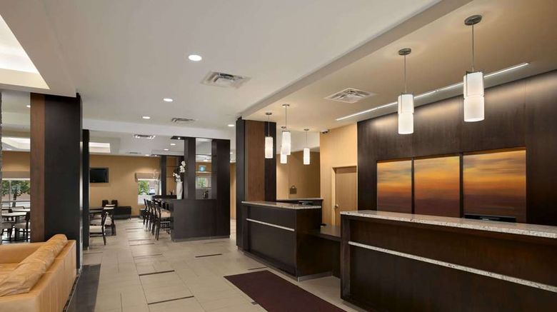 <b>Days Inn & Suites Winnipeg Airport Lobby</b>. Images powered by <a href="https://iceportal.shijigroup.com/" title="IcePortal" target="_blank">IcePortal</a>.