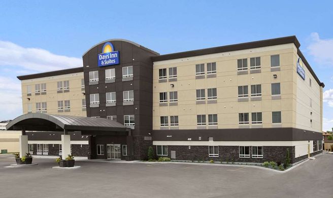 Days Inn & Suites Winnipeg Airport Exterior