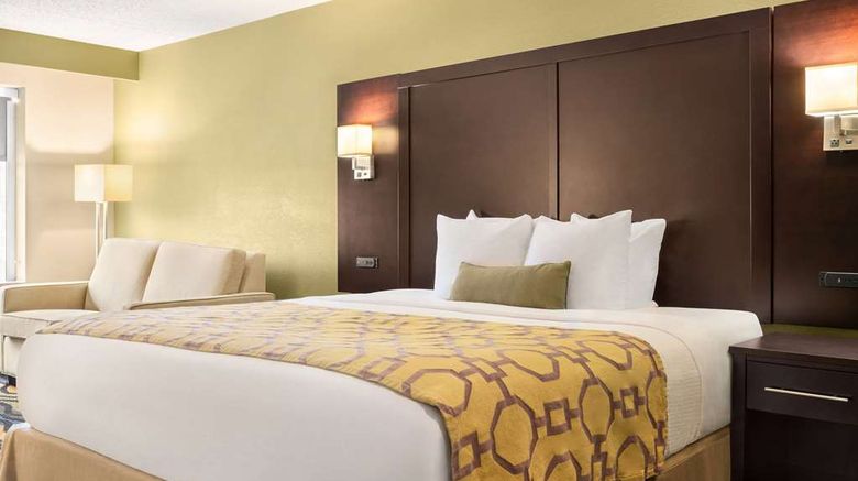 <b>Baymont Inn & Suites Georgetown Room</b>. Images powered by <a href="https://iceportal.shijigroup.com/" title="IcePortal" target="_blank">IcePortal</a>.