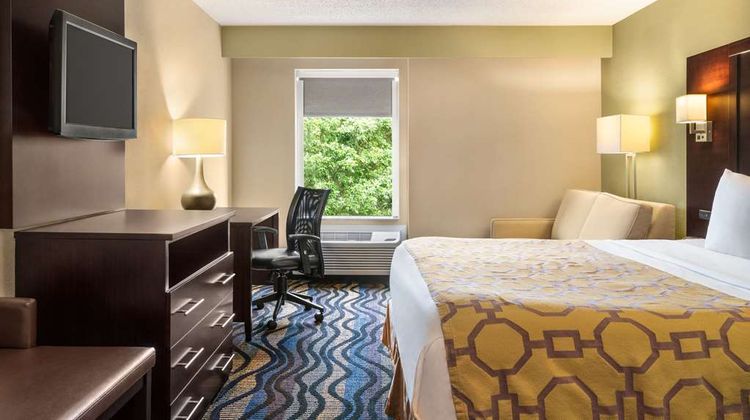 Baymont Inn & Suites Georgetown Room