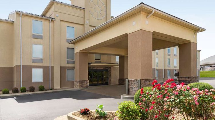 Baymont Inn & Suites Georgetown Exterior