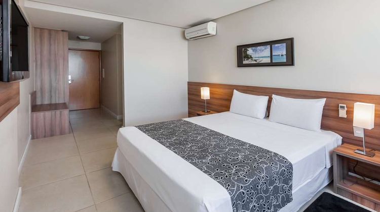 Days Inn Linhares Room