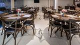 <b>Days Inn Linhares Restaurant</b>. Images powered by <a href="https://iceportal.shijigroup.com/" title="IcePortal" target="_blank">IcePortal</a>.