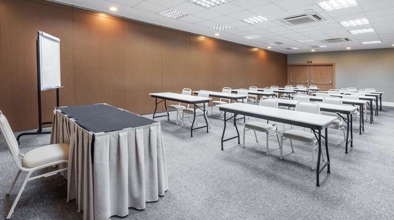 <b>Days Inn Linhares Meeting</b>. Images powered by <a href="https://iceportal.shijigroup.com/" title="IcePortal" target="_blank">IcePortal</a>.
