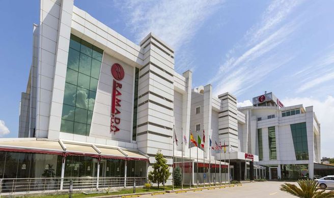 Ramada Plaza by Wyndham Izmit Exterior