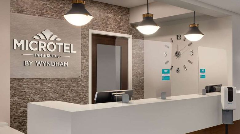 <b>Microtel Inn and Suites Estevan Lobby</b>. Images powered by <a href="https://iceportal.shijigroup.com/" title="IcePortal" target="_blank">IcePortal</a>.