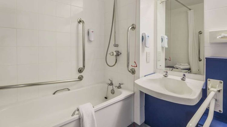 Days Inn Magor Room