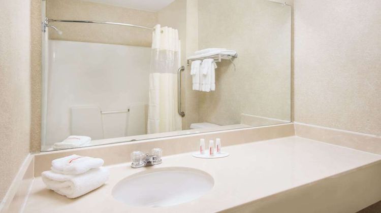 Baymont Inn & Suites Casper East Room