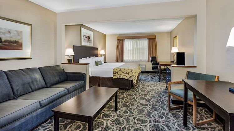 Baymont Inn & Suites Casper East Suite