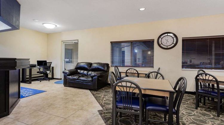 Baymont Inn & Suites Casper East Lobby
