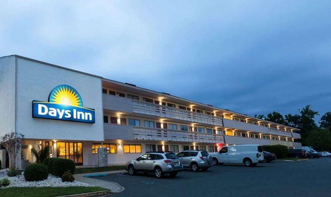 Days Inn Monmouth Junction Princeton Exterior