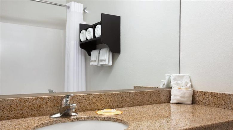 <b>Days Inn & Suites Conroe North Room</b>. Images powered by <a href="https://iceportal.shijigroup.com/" title="IcePortal" target="_blank">IcePortal</a>.