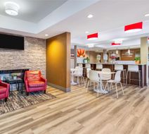 Microtel Inn & Suites Timmins Lobby