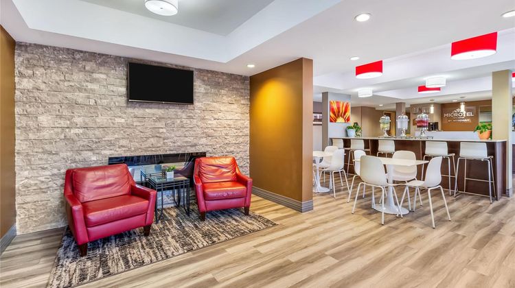 Microtel Inn & Suites Timmins Lobby