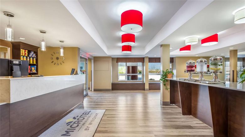 <b>Microtel Inn & Suites Timmins Lobby</b>. Images powered by <a href="https://iceportal.shijigroup.com/" title="IcePortal" target="_blank">IcePortal</a>.