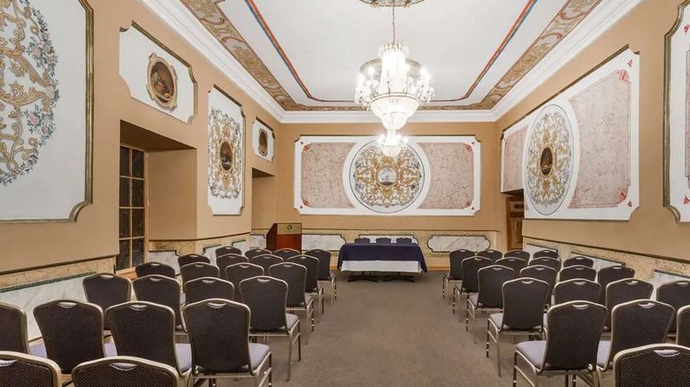 <b>Wyndham Costa del Sol Cusco Meeting</b>. Images powered by <a href="https://iceportal.shijigroup.com/" title="IcePortal" target="_blank">IcePortal</a>.