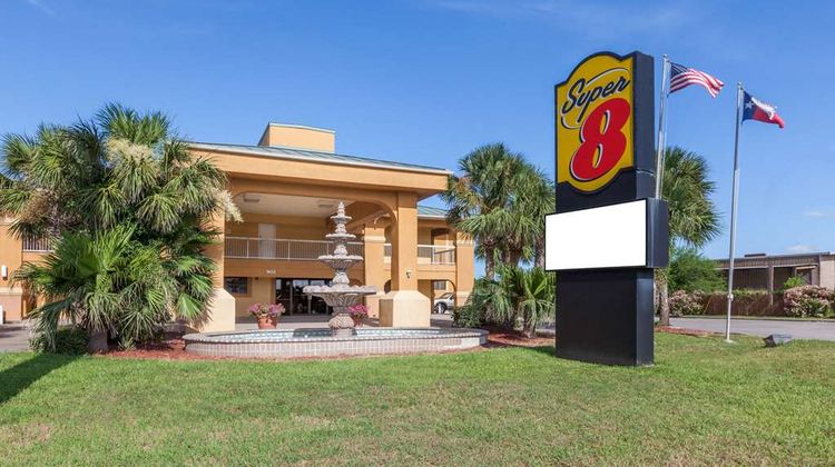 Super 8 Corpus Christi Exterior