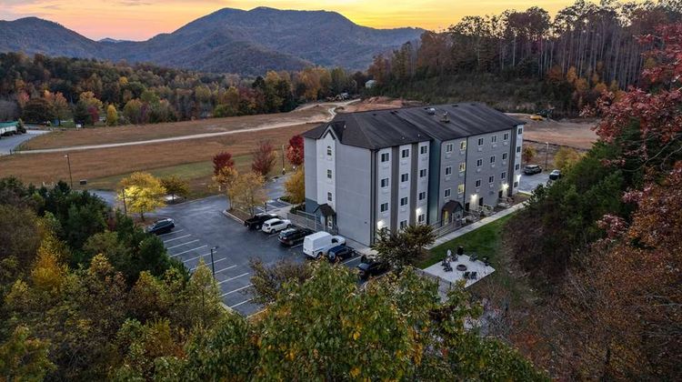 Microtel Inn & Suites Dillsboro/Sylva Exterior