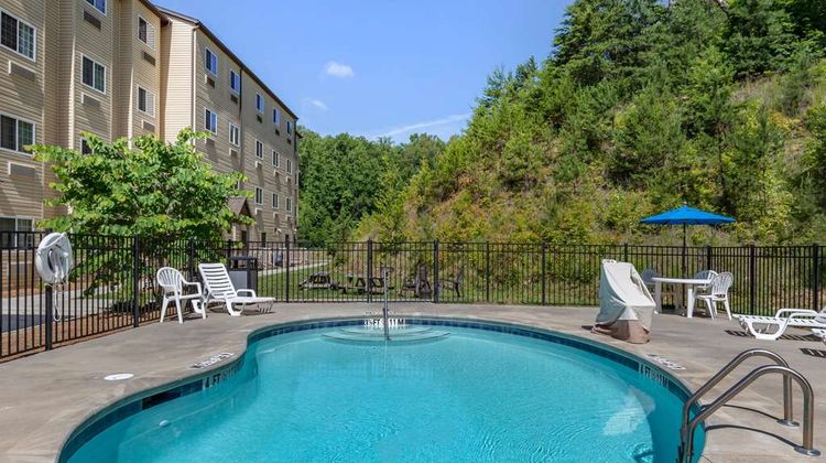 Microtel Inn & Suites Dillsboro/Sylva Pool